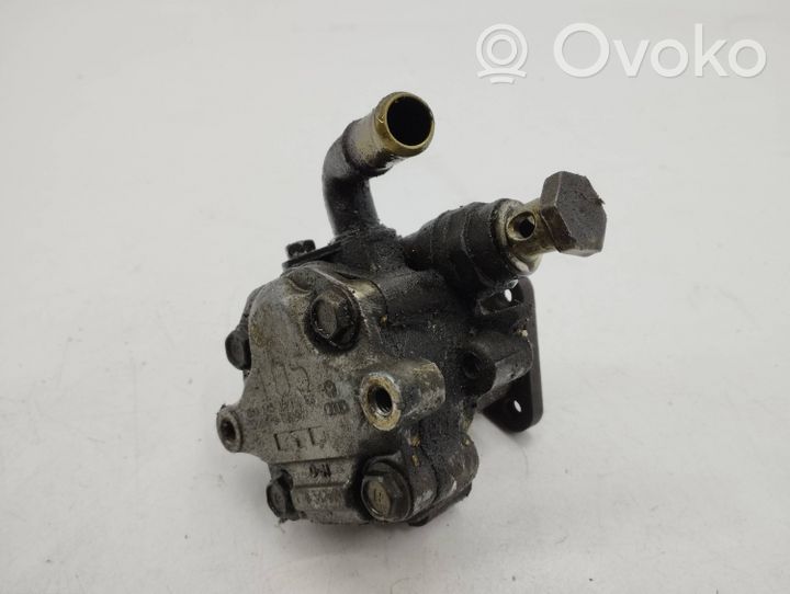 Volkswagen PASSAT B5 Ohjaustehostimen pumppu 8D0145156