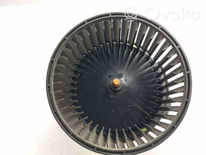 Nissan Juke II F16 Mazā radiatora ventilators T73641C