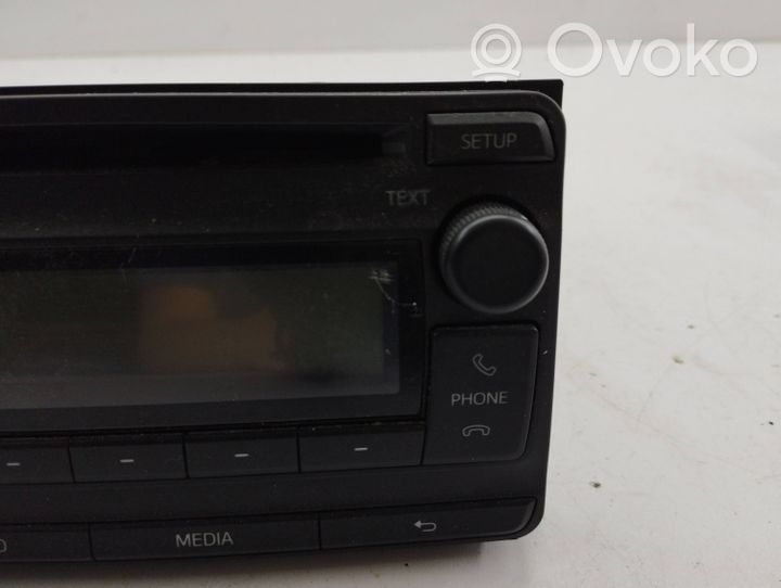 Toyota Avensis T270 Radio/CD/DVD/GPS-pääyksikkö 8612005240