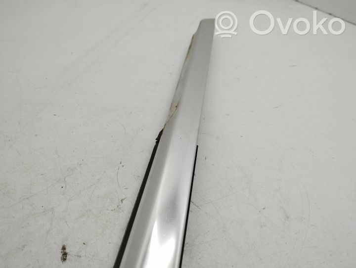 Mercedes-Benz E W213 Rivestimento modanatura del vetro della portiera anteriore A2137200224