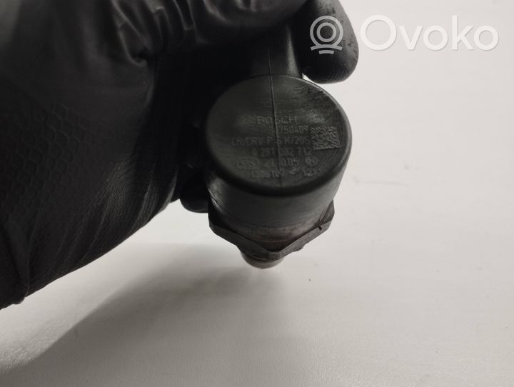 Volvo XC90 Regulator ciśnienia paliwa 0281002712
