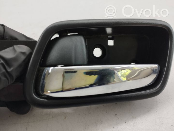 Honda CR-V Front door interior handle 