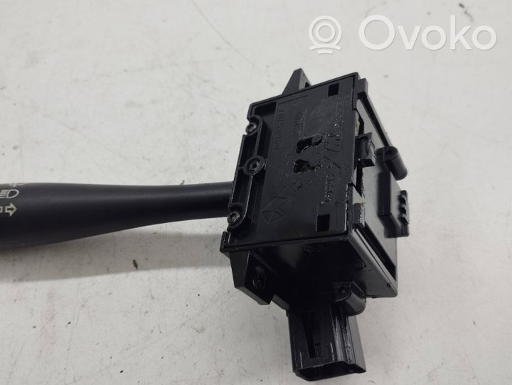 Chrysler Voyager Indicator stalk 04685711AB