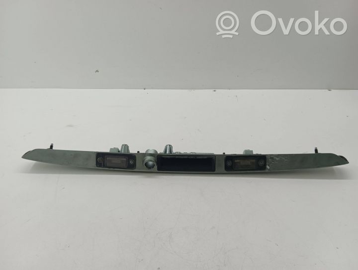 Audi A8 S8 D3 4E Éclairage de plaque d'immatriculation 4E0827576