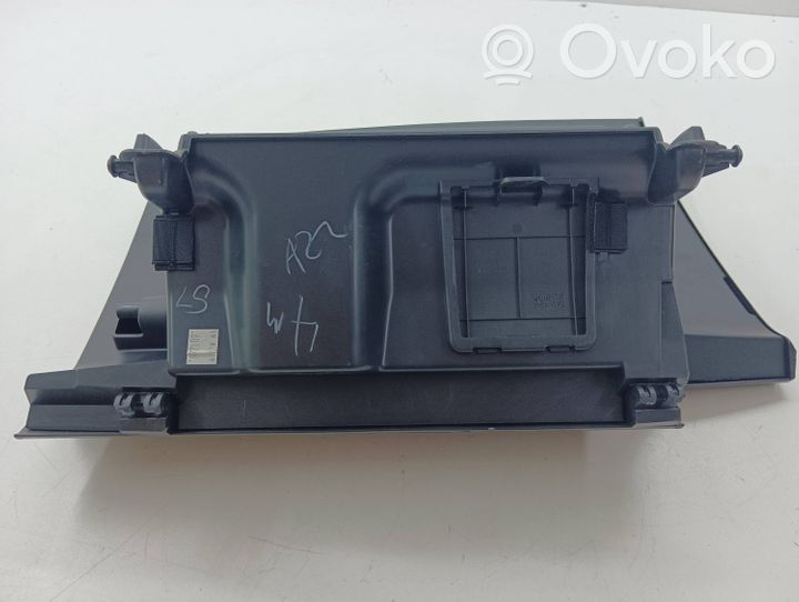 Nissan Qashqai Couvercle de boîte à gants 689644EA0B