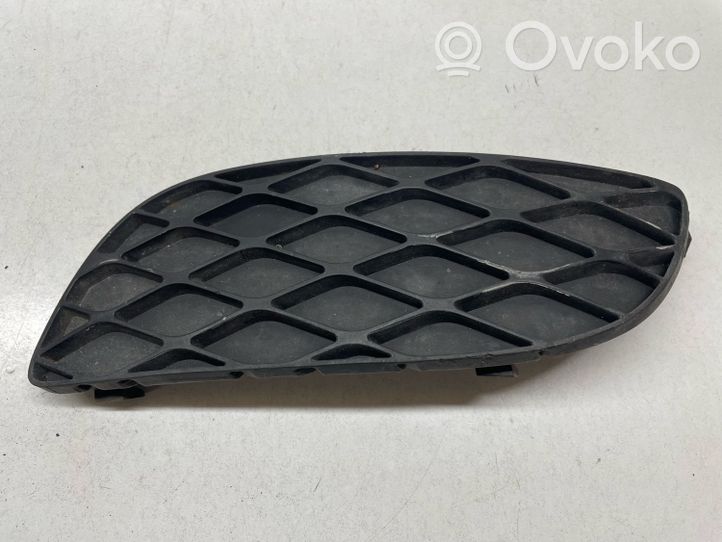 Toyota Yaris Grille inférieure de pare-chocs avant 