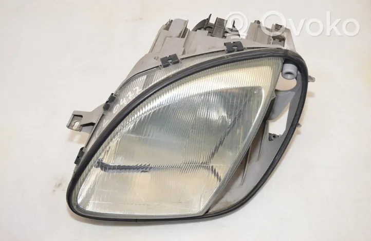 Mercedes-Benz SLK R170 Lampa przednia 0301097611