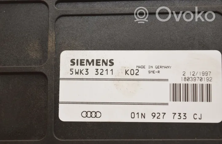 Volkswagen PASSAT B5 Pavarų dėžės valdymo blokas 5WK33211