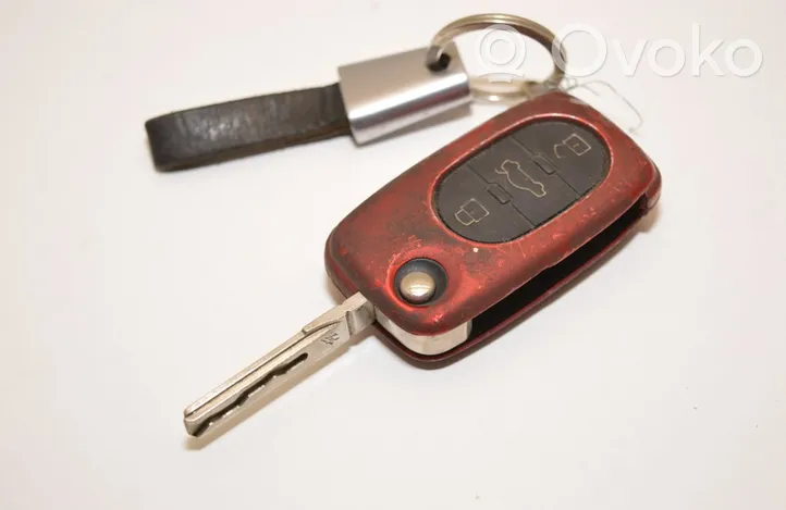 Audi A4 S4 B6 8E 8H Užvedimo raktas (raktelis)/ kortelė 