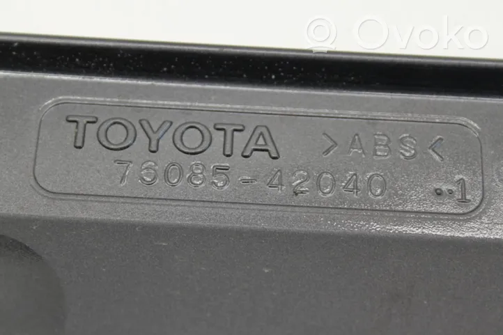 Toyota RAV 4 (XA30) Becquet de coffre 7608542040