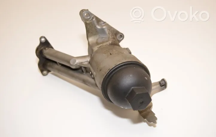 Audi A8 S8 D3 4E Supporto di montaggio del filtro dell’olio 079115401M