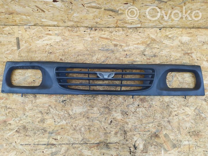 Daewoo Royale II Front grill 