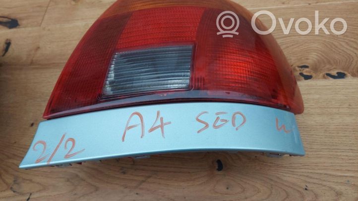Audi A4 S4 B5 8D Lampy tylne / Komplet 