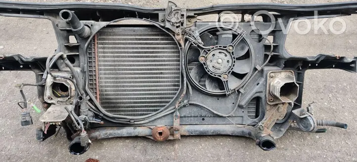 Volkswagen PASSAT B5.5 Pannello di supporto del radiatore 