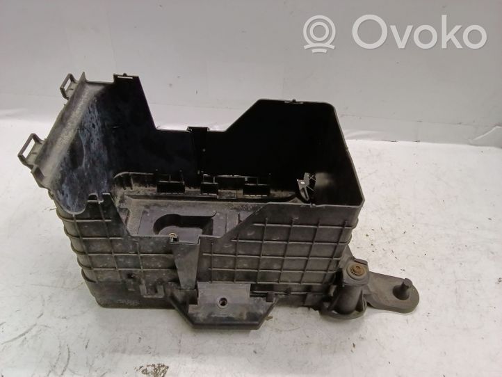 Volkswagen PASSAT CC Support boîte de batterie 1K0915333