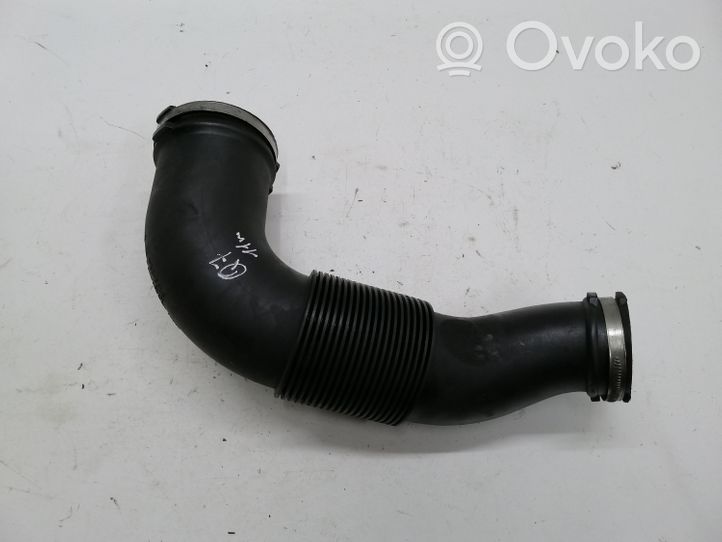 Audi Q7 4L Parte del condotto di aspirazione dell'aria 4L0129628E