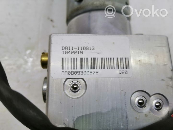 Audi A3 S3 8P Pagrindinis hidraulinis stogo cilindras 1042219