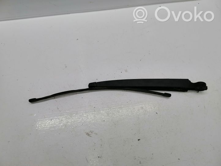 Volkswagen Touran II Rear wiper blade arm 