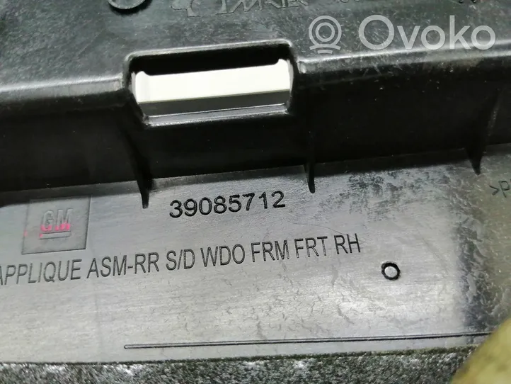 Opel Astra K Verkleidung Türfenster Türscheibe hinten 39085712