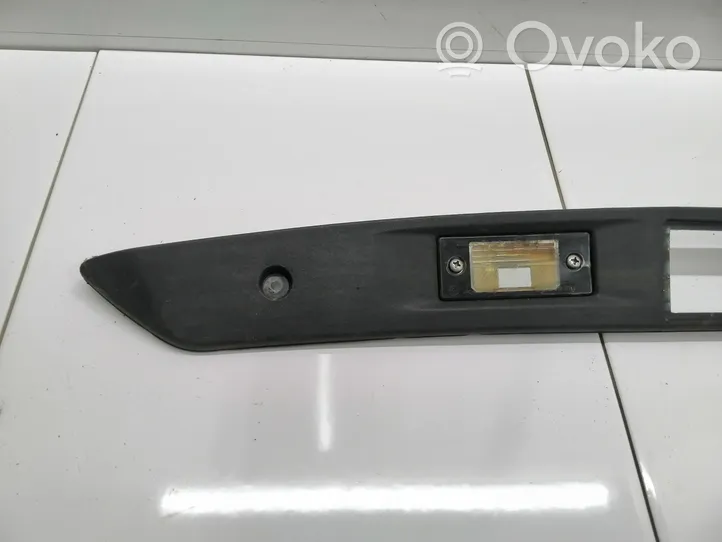 Volkswagen Tiguan Barra de luz de la matrícula/placa de la puerta del maletero 5N0827287A