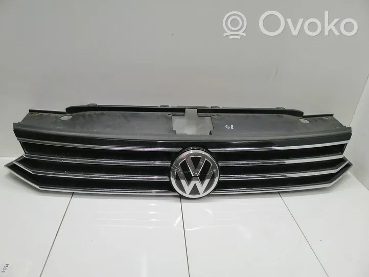 Volkswagen PASSAT B8 Grille calandre supérieure de pare-chocs avant 3C0853653