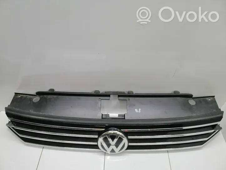 Volkswagen PASSAT B8 Rejilla superior del radiador del parachoques delantero 3C0853653