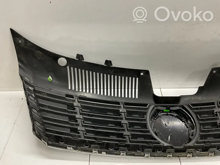 Volkswagen PASSAT CC Griglia superiore del radiatore paraurti anteriore 3C8853653A