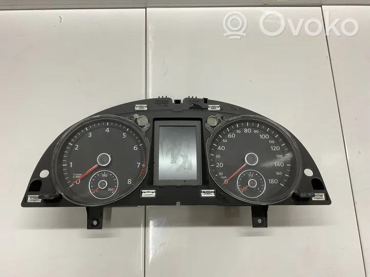 Volkswagen PASSAT CC Speedometer (instrument cluster) 3C8920970T