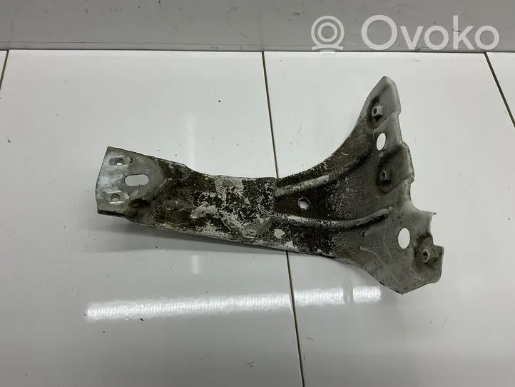 Volkswagen PASSAT CC Soporte de montaje del guardabarros 3C8821141