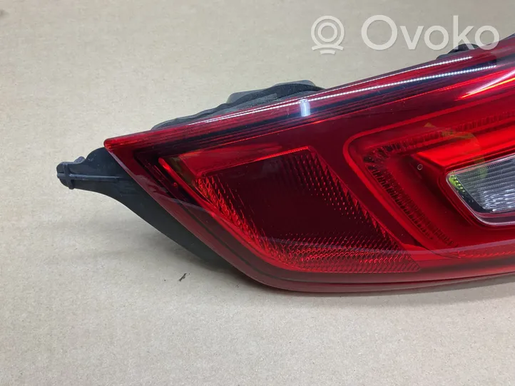 Nissan Qashqai Galinis žibintas dangtyje 265504EA5A