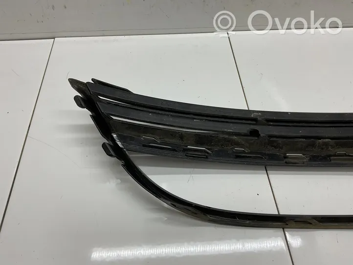 Volkswagen PASSAT CC Mascherina/griglia fendinebbia anteriore 3C8854662