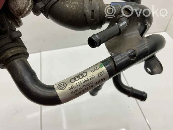 Volkswagen Jetta VI Tubo flessibile del liquido di raffreddamento del motore 04L121064AC