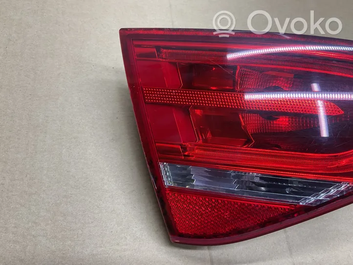 Audi A3 S3 8P Lampy tylnej klapy bagażnika 8P0945093