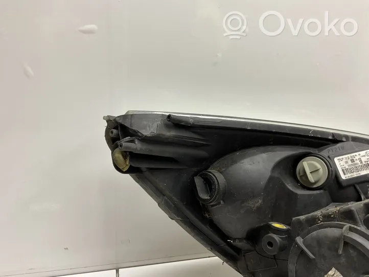 Opel Meriva B Lampa przednia 13253631