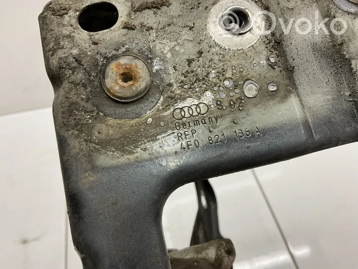 Audi A6 S6 C6 4F Soporte de montaje del guardabarros 4F0821136A