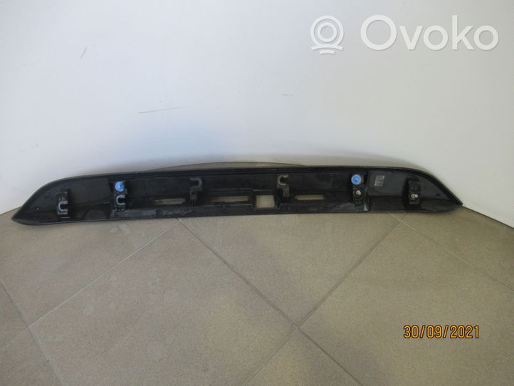 Dacia Duster Trunk door license plate light bar 848101807R