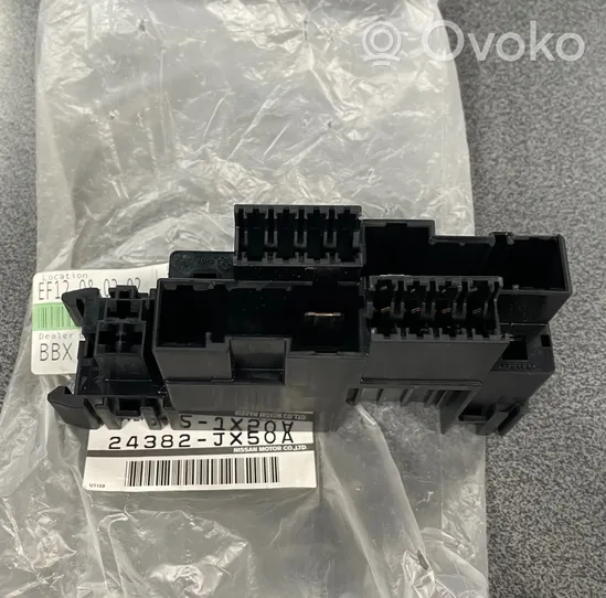 Nissan Juke I F15 Fuse module 24382JX50A