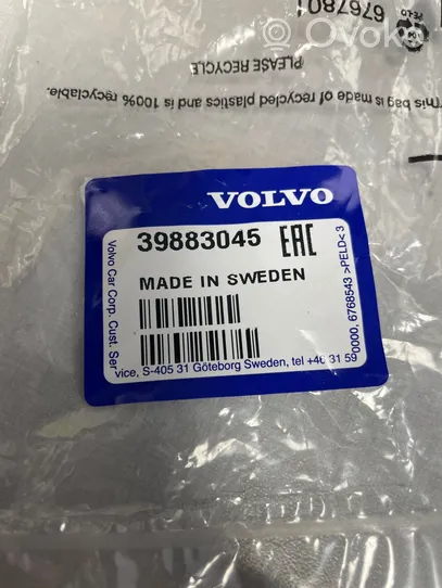 Volvo V70 Moulure de pare-chocs avant 39883045