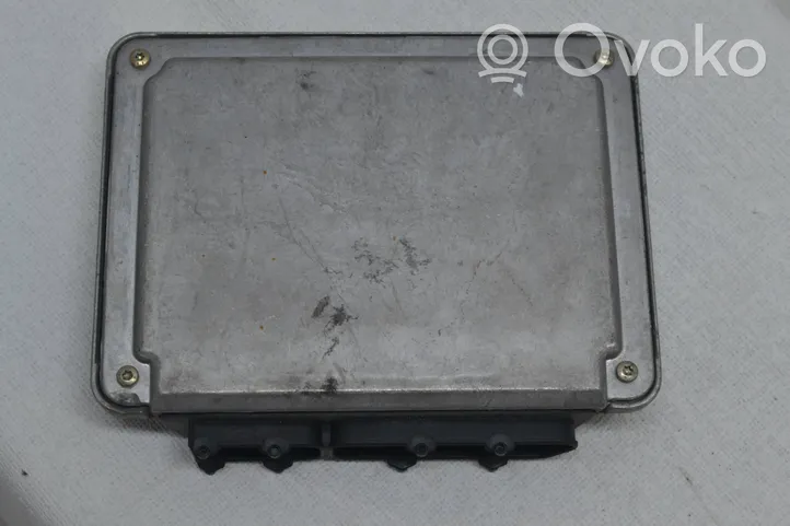 Volkswagen PASSAT B5 Sterownik / Moduł ECU 038906018N