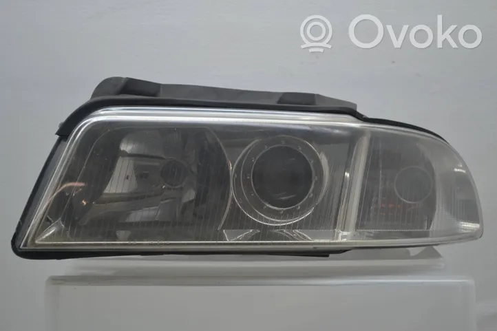 Audi A4 S4 B5 8D Lampa przednia 8D0941003A