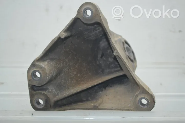 Audi A8 S8 D3 4E Supporto di montaggio scatola del cambio 4E0399113A