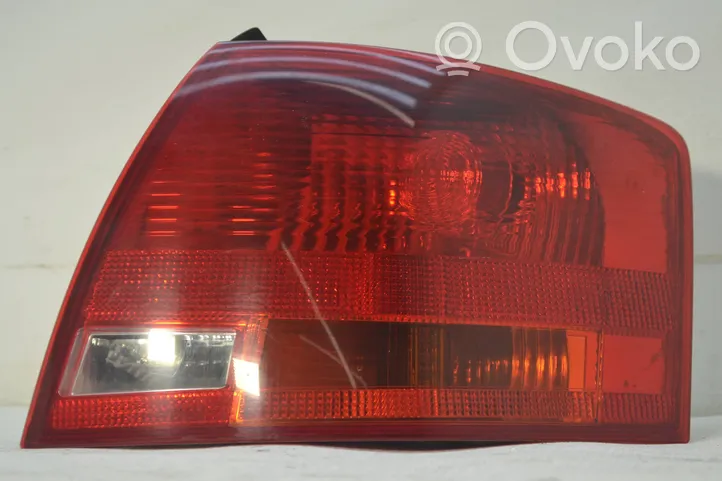 Audi A4 S4 B7 8E 8H Luci posteriori 8E9945096C