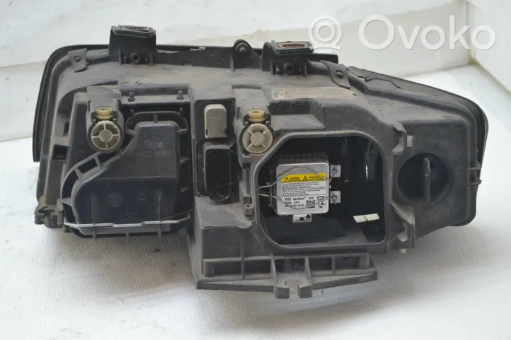 Audi A4 S4 B6 8E 8H Lampa przednia 8E0941004S