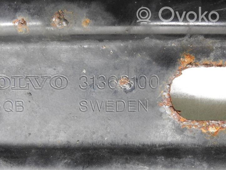 Volvo V70 Jäähdyttimen alatuen suojapaneeli 