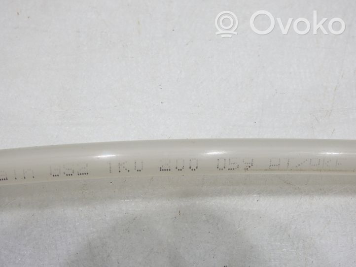 Volkswagen Golf VI Tuyau d'alimentation conduite de carburant 1K0200059