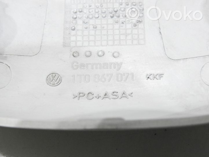 Volkswagen Touran I Turvavyön koristelista 1T0867071