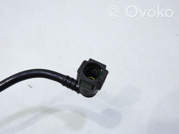 Citroen C4 I Tuyau d'alimentation conduite de carburant 