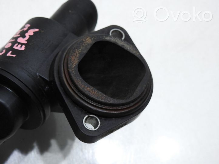 Audi A4 S4 B7 8E 8H Alloggiamento termostato 06D121111G