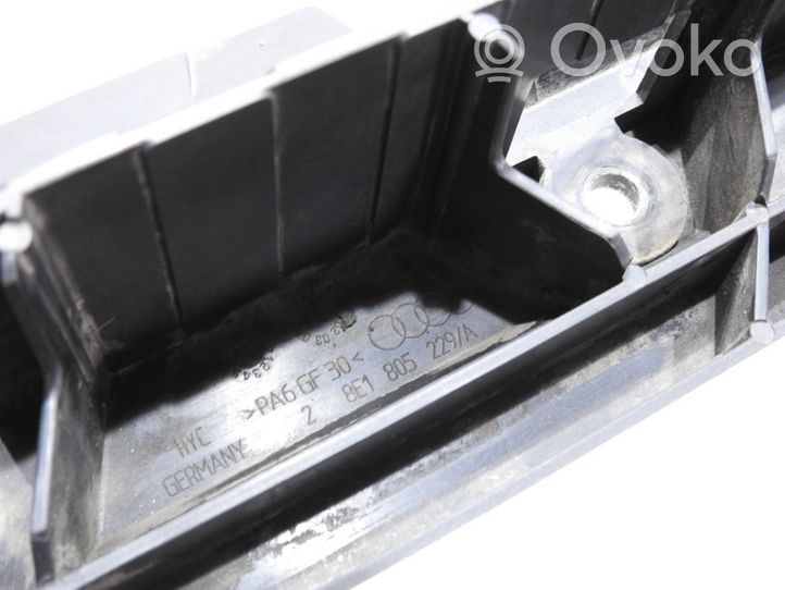 Audi A4 S4 B7 8E 8H Vassoio scatola della batteria 8E1805229