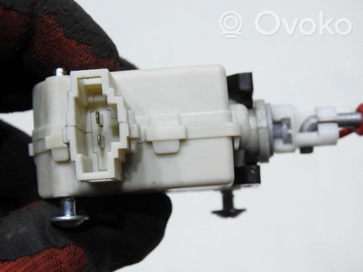 Audi A4 S4 B7 8E 8H Fuel tank cap lock 8E0862152A